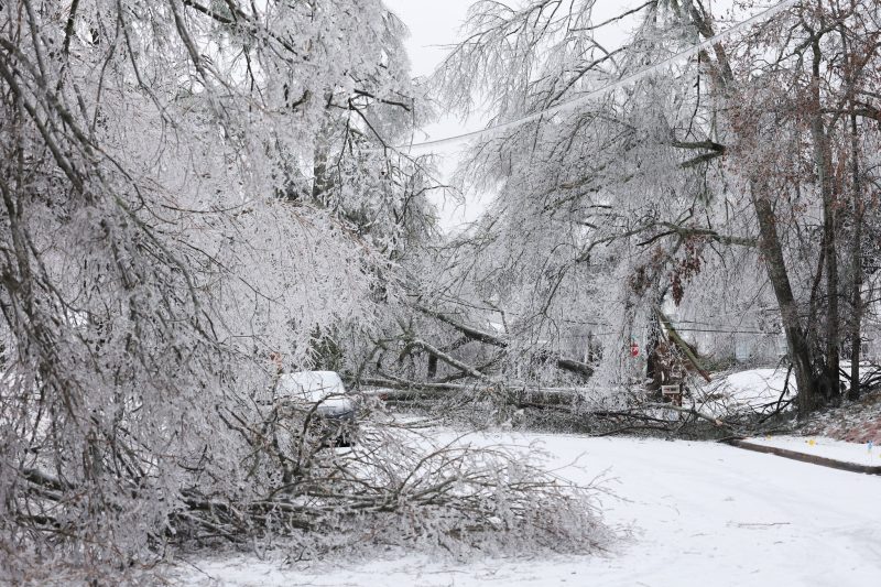 800,000+ power outages continue amid dangerously cold temperatures